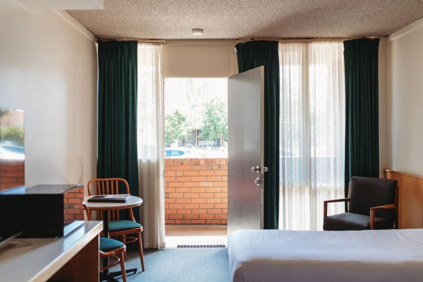 Echuca Nirebo Motel Exterior photo
